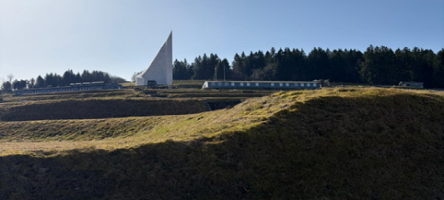 Gegen das Vergessen - Der Ausflug der Klassen 9a und 9b zur Gedenkstätte Struthof in Frankreich